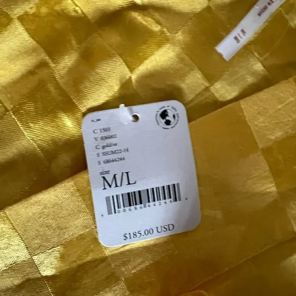 Jen’s Pirate- size M/L - Picture 6 of 6